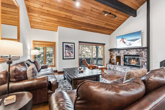 Ridgepoint Retreat | Hot Tub/ Pool + Fireplace - Image 1