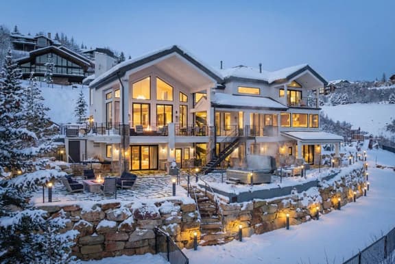 1115 Aerie Dr - Image 1